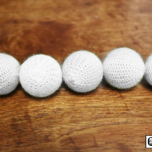 Crochet 5 Ball combo Set (1″/White) by Mr. Magic – Trick - magic tricks