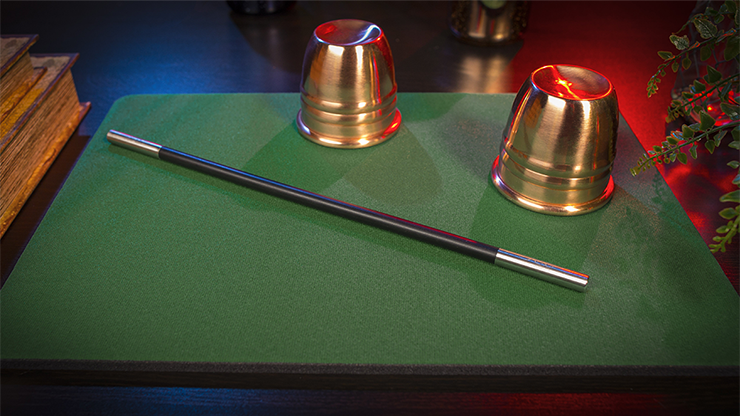 Deluxe Close-Up Pad 11X16 (Green) by Murphy’s Magic Supplies – Trick - magic tricks