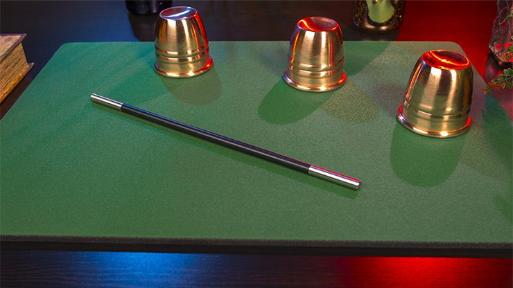 Deluxe Close-Up Pad 16X23 (Green) by Murphy’s Magic Supplies – Trick - magic tricks