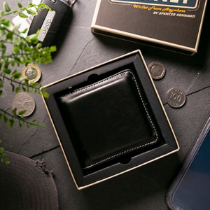 Easy Money Black Wallet (Gimmick and Online Instructions) by Spencer Kennard – Trick - magic tricks