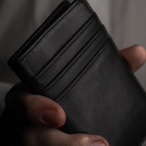 Orphic+ Playing Card Size in Leather (Gimmick and Online Instructions) by Lewis Lé Val and The 1914 – Trick - magic tricks