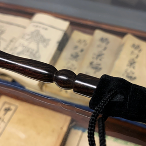 Wooden wand PRO (Standard Black) by Harry He & Bacon Magic – Trick - magic tricks