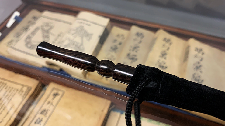 Wooden wand PRO (Standard Black) by Harry He & Bacon Magic – Trick - magic tricks