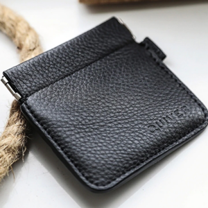 Quiver (Gimmick & Online Instructions) by Kelvin Chow – Trick - magic tricks