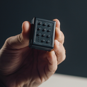 LEGACY SYSTEM REMOTE by Joao Miranda – Trick - magic tricks