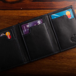 The Peek Wallet (Jaks Style) (Gimmick and Online Instructions) by Secret Tannery – Trick - magic tricks