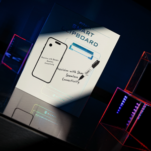 Smart Clipboard (Black) by Pitata Magic - magic tricks