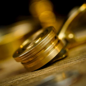 Magnetic Coin Box (Half Dollar) by Artisan Coin & OFM Studio - magic tricks