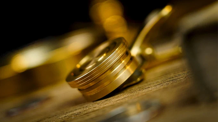 Magnetic Coin Box (Half Dollar) by Artisan Coin & OFM Studio - magic tricks