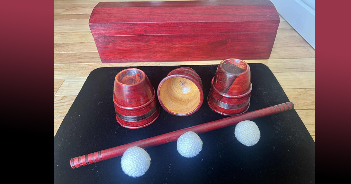 Guayacan Cups - magic tricks