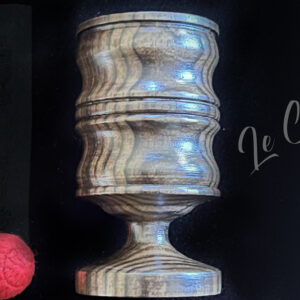 Le Chop Cup - magic tricks